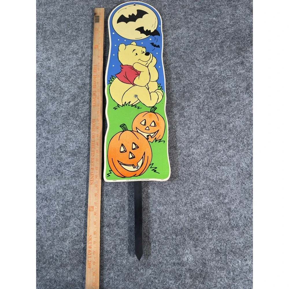 Disney Winnie the Pooh Halloween Yard Stake 2001